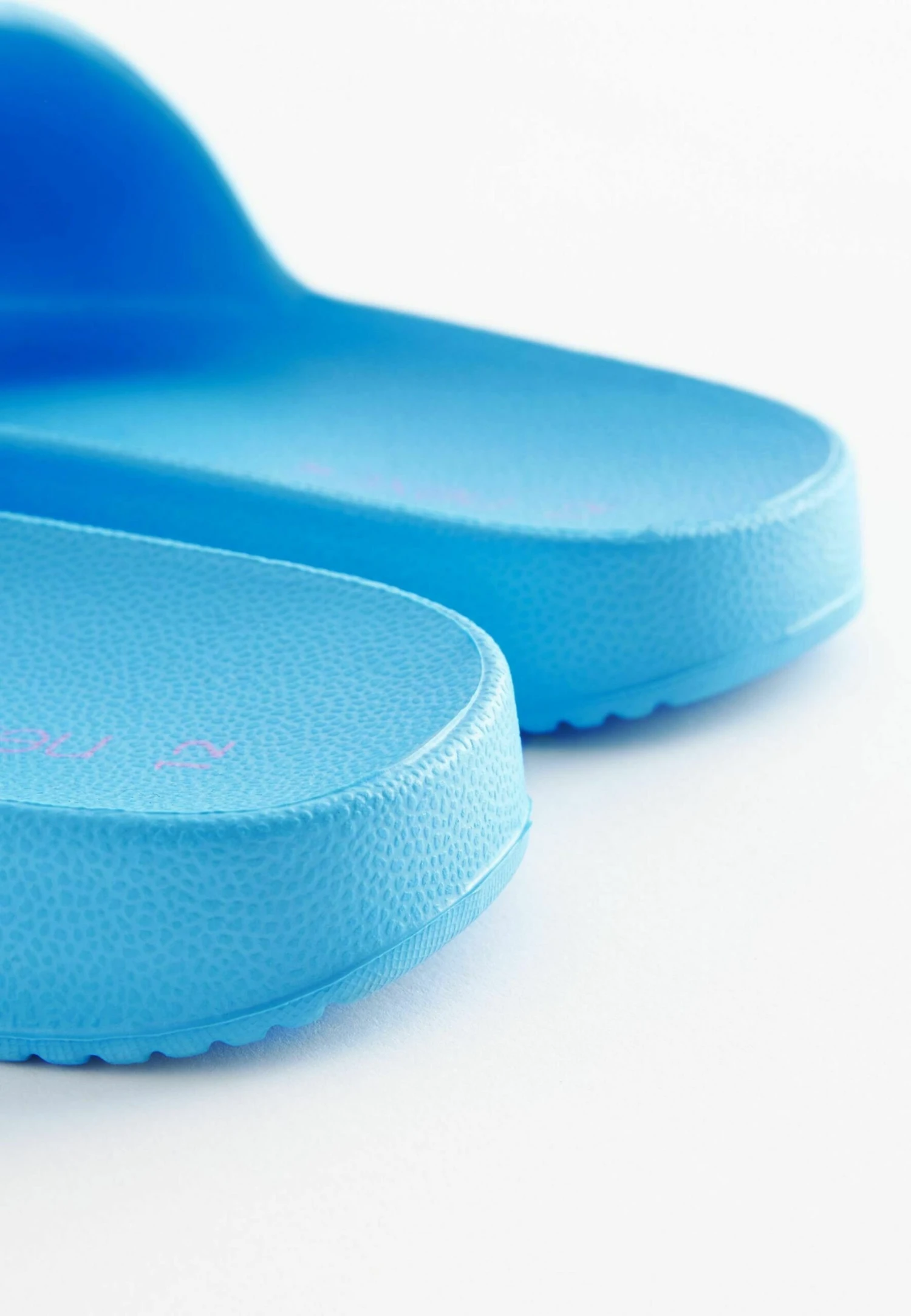 Next Stripe- Chanclas De Baño - Blue Pink 6 Next Stripe- Chanclas De Baño - Blue Pink - Imagen 4