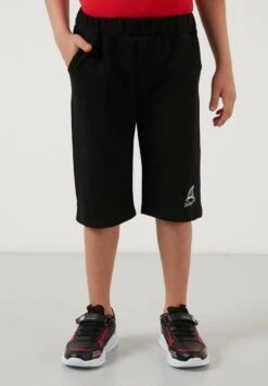 LELA Regular Fit - Shorts - Red -tienda de zapatos 21b8b3d13f564321aa003e5559cc6a0a