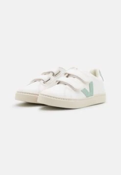 tienda de zapatos -tienda de zapatos 35d4a4d51e79402b8afb368152a47344