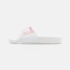 DSQUARED2 Unisex - Sandalias Planas - White/Red -tienda de zapatos 4c986abaf10749f1aced0b76cdf582ad