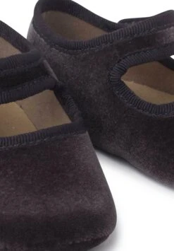 Merceditas Terciopelo Adherente - Zapatos Con Cierre Adhesivo - Gris -tienda de zapatos 6d27f681fb19412e802e51b60a3bba2c