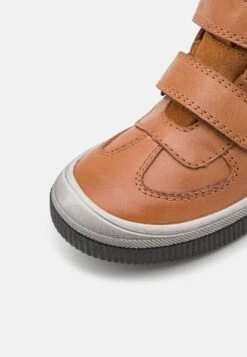 Froddo Strike Tex Unisex - Zapatillas Altas - Cognac -tienda de zapatos 7d44f43e3481496c81b89e213349fc66