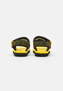 Clarks Pokemon Peak Go Unisex - Sandalias - Black 10 Clarks Pokemon Peak Go Unisex - Sandalias - Black -tienda de zapatos 9daace8b571545e8982f37cce25a7aed